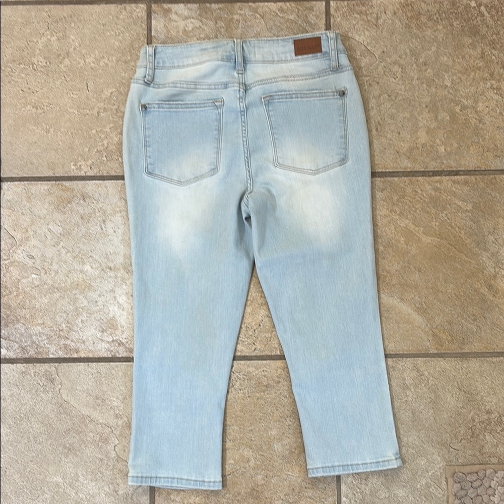 Judy Blue skinny fit  Women's Capri, light Blue , size 3/26 - Picture 2 of 4